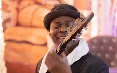 Saturday René Tshiakanyi  Live@ The Shongweni Farmers & Crafts Market.